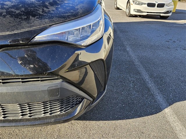 Used 2022 Toyota C-HR XLE image 12