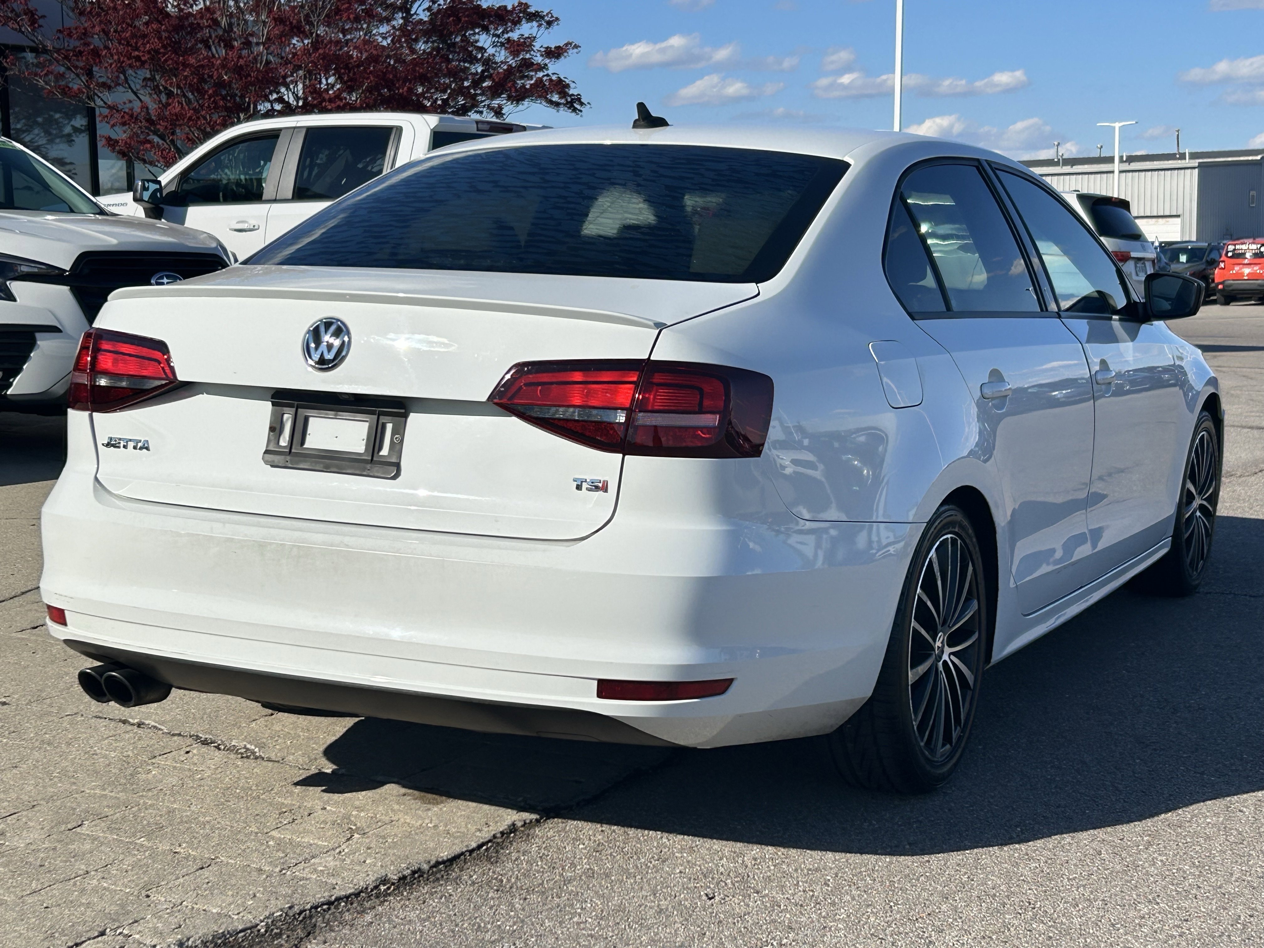 Used 2016 Volkswagen Jetta Sport image 7