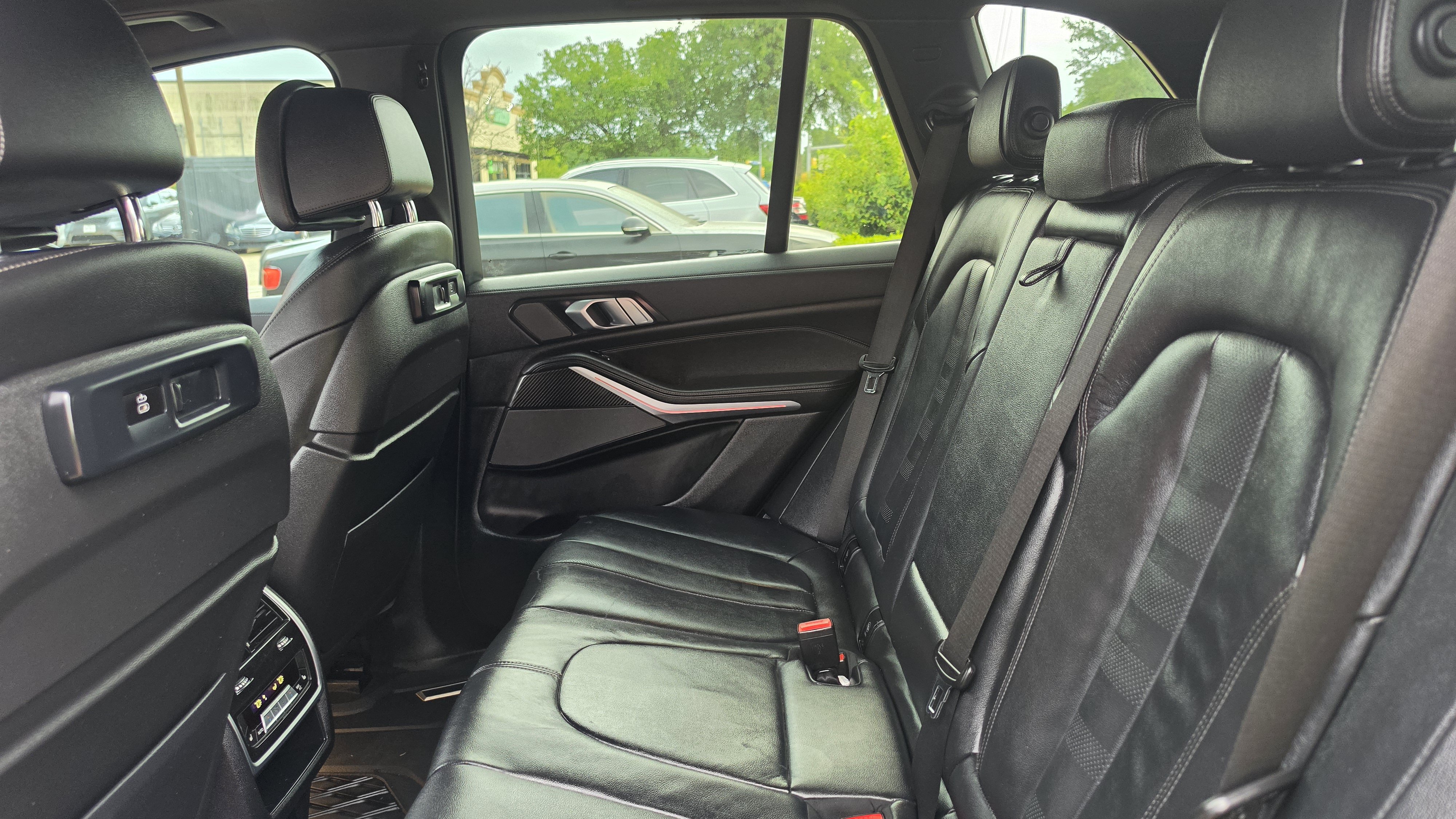 Used 2022 BMW X5 M50i AWD/4WD image 22