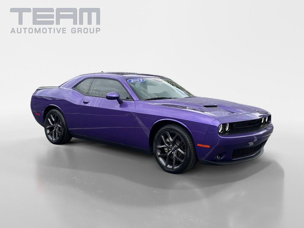 Used 2023 Dodge Challenger SXT w/ Plus Package image 1