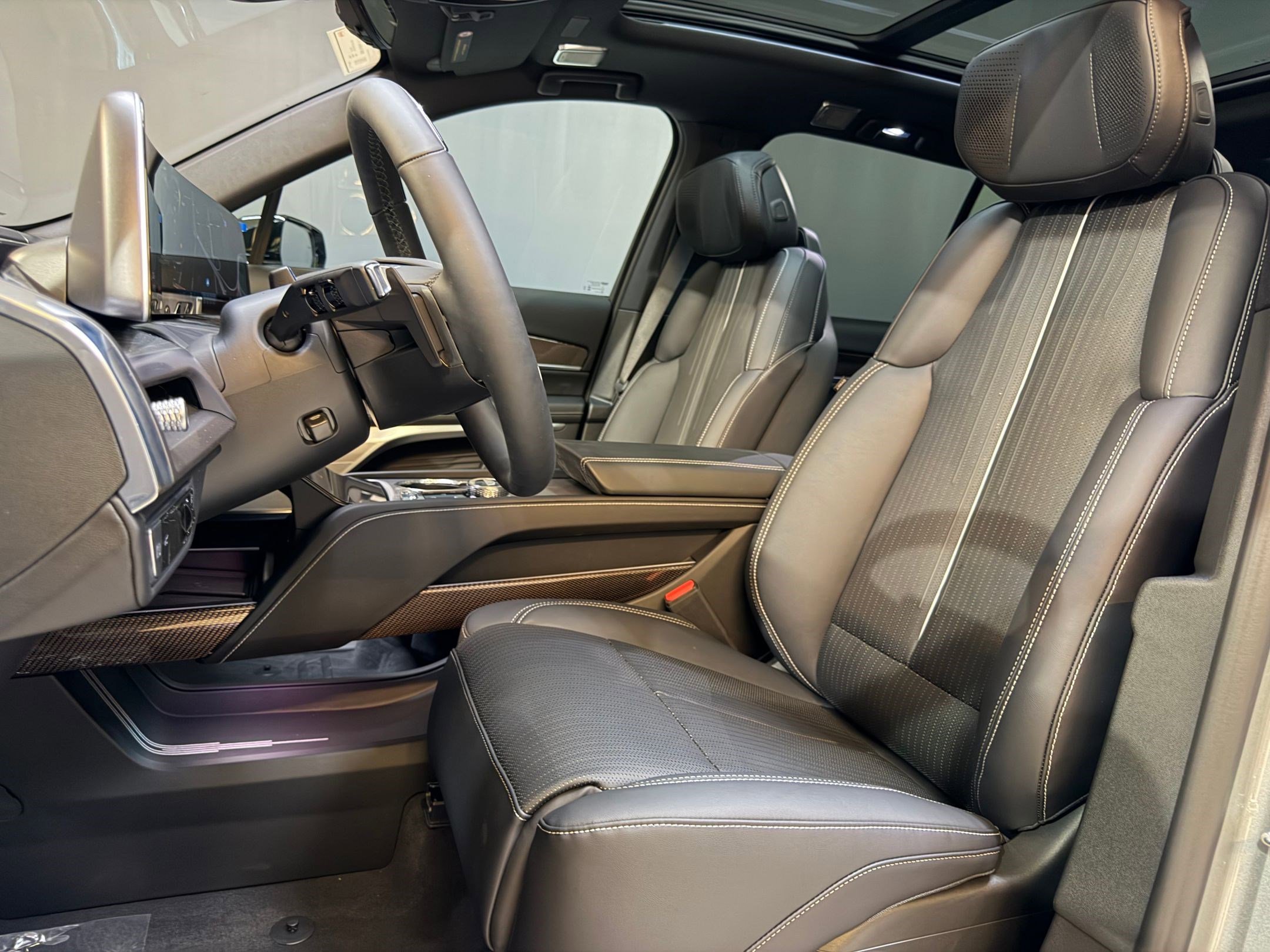 New 2026 Cadillac Vistiq Sport image 5