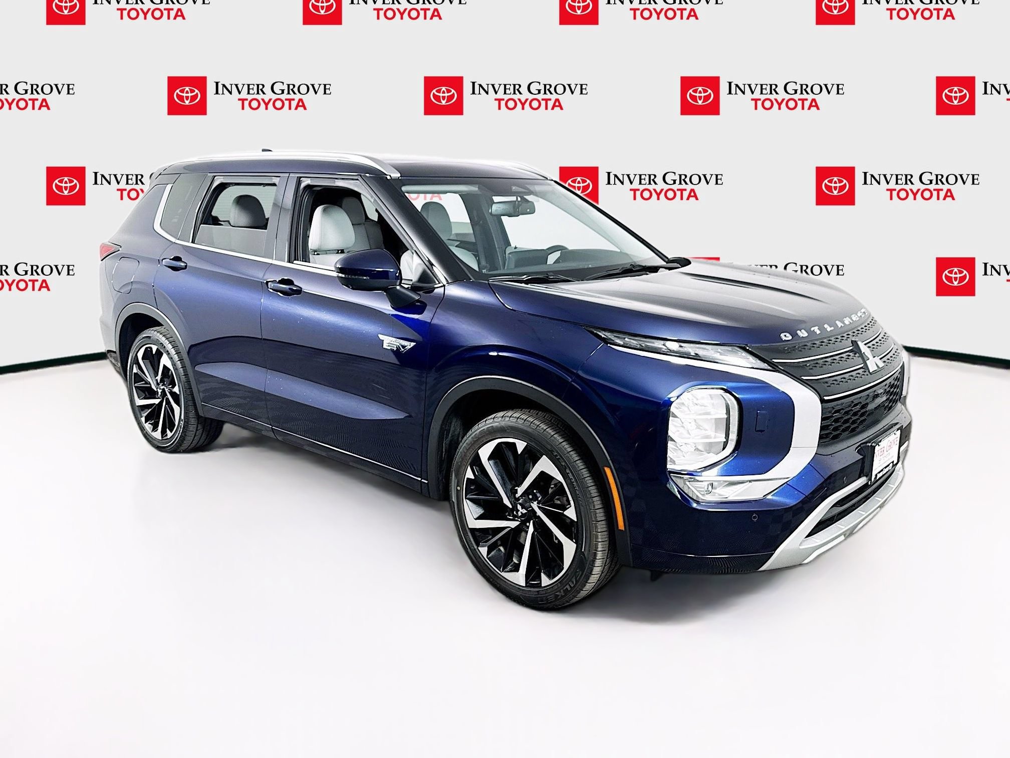 Used 2025 Mitsubishi Outlander SEL AWD/4WD image 3