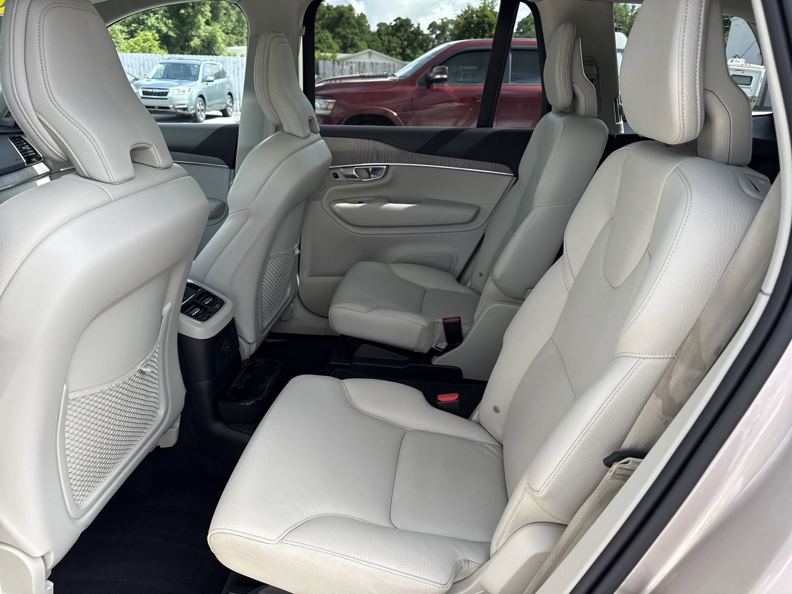 Used 2024 Volvo XC90 T8 Plus w/ Protection Package Premier image 10