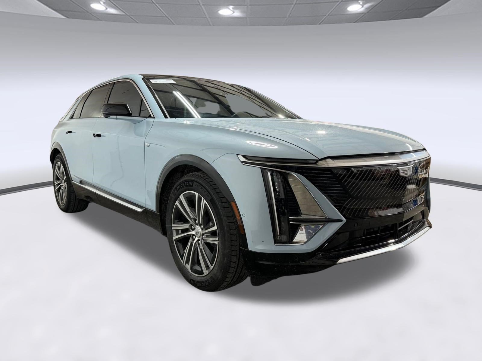 Certified 2024 Cadillac Lyriq Luxury AWD/4WD image 27