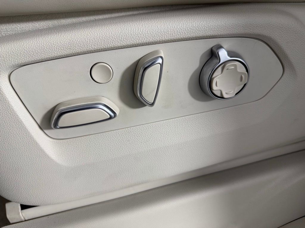 Used 2022 Cadillac Escalade ESV Sport Platinum image 25