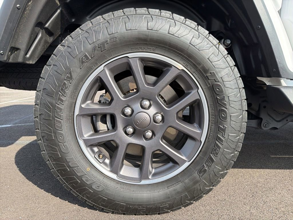 Used 2020 Jeep Gladiator Overland image 13