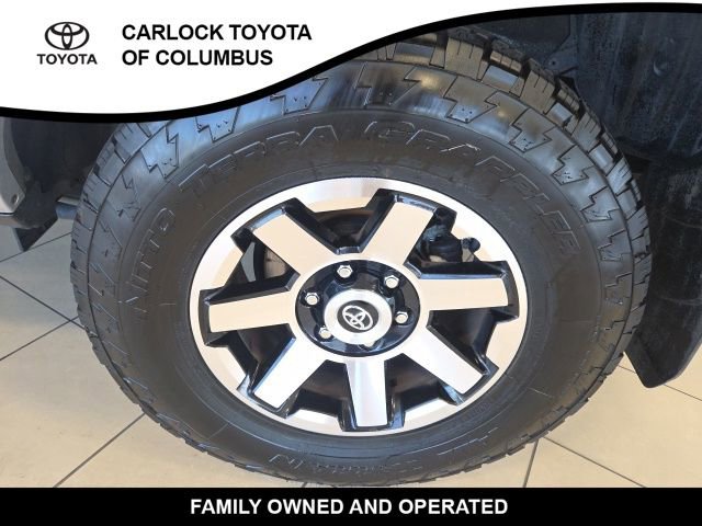 Used 2020 Toyota 4Runner TRD Off-Road Premium AWD/4WD image 10