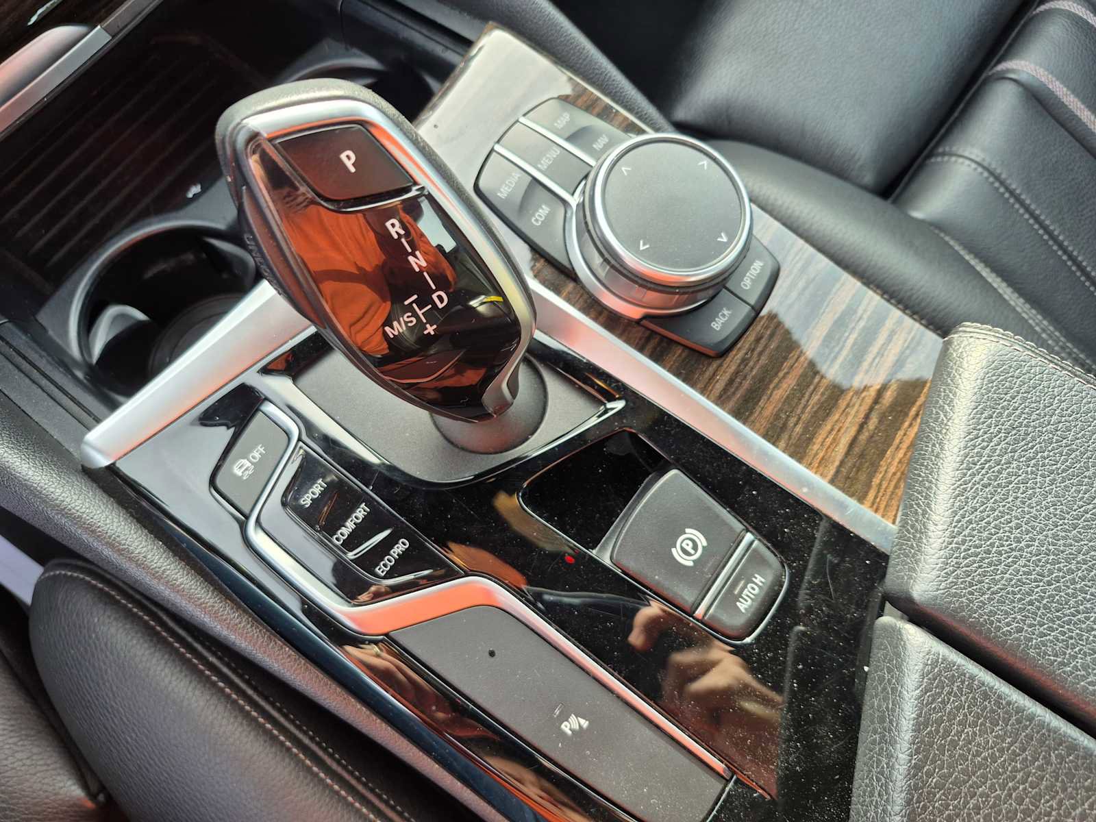 Used 2020 BMW 530i xDrive w/ Convenience Package image 26