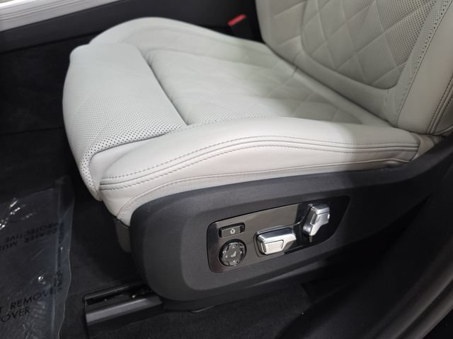 Used 2024 BMW X5 xDrive40i w/ M Sport Package AWD/4WD image 26