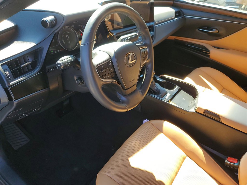 Used 2024 Lexus ES 300h w/ Premium Package image 19