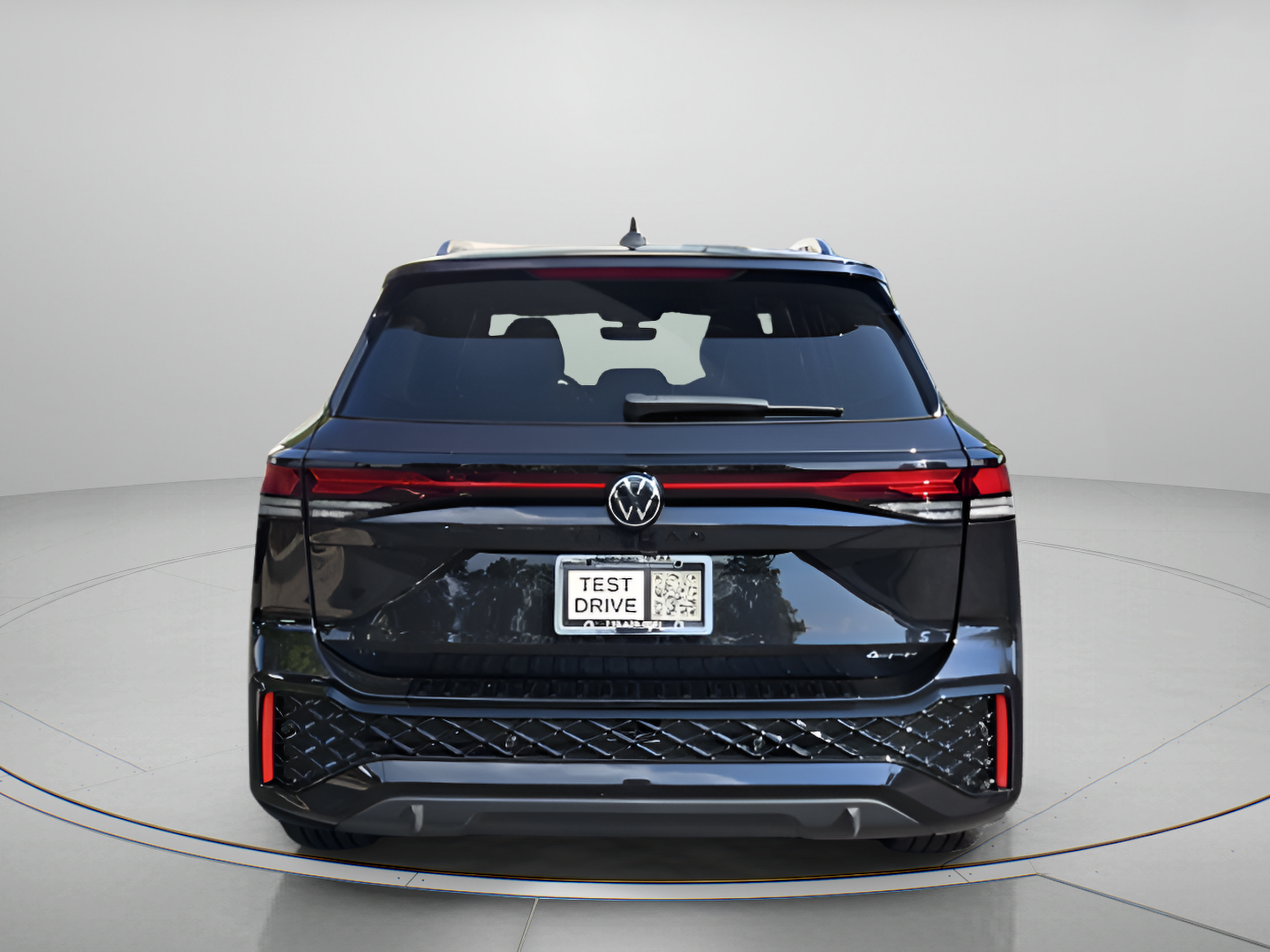 Used 2025 Volkswagen Tiguan SE R-Line AWD/4WD image 4