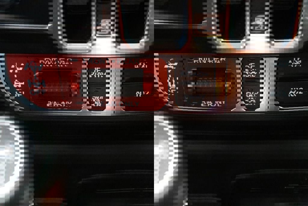 Used 2024 Jeep Wrangler Unlimited Rubicon 4xe image 25