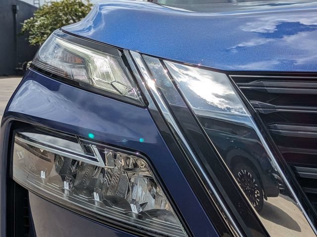 Used 2023 Nissan Rogue SV FWD image 10