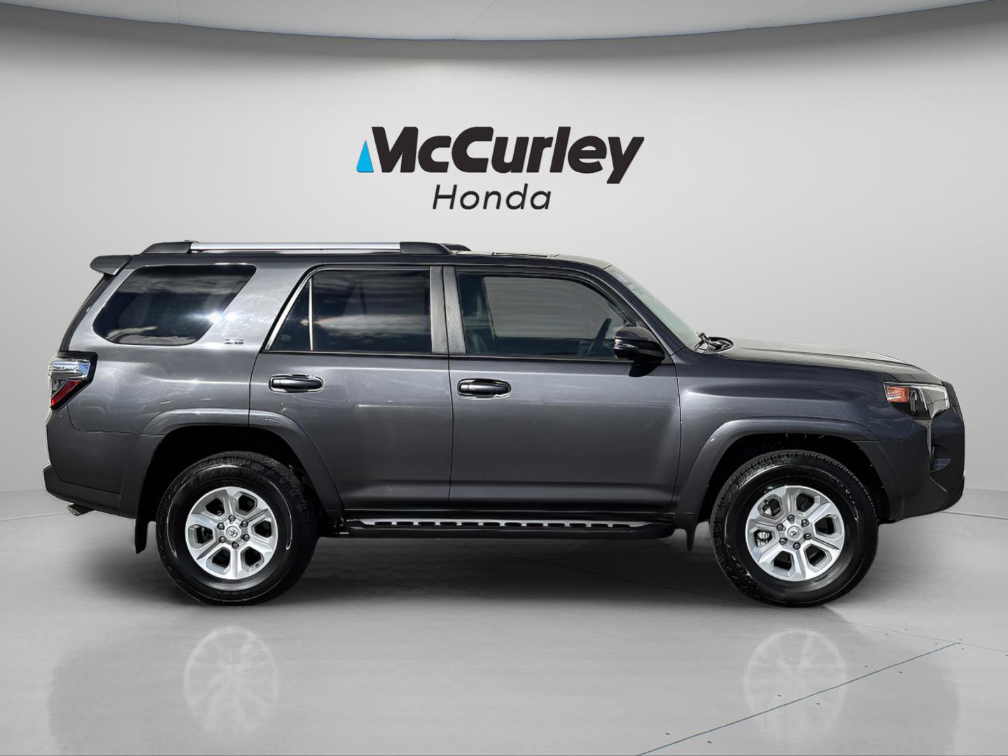 Used 2023 Toyota 4Runner SR5 Premium w/ Moonroof Package image 2