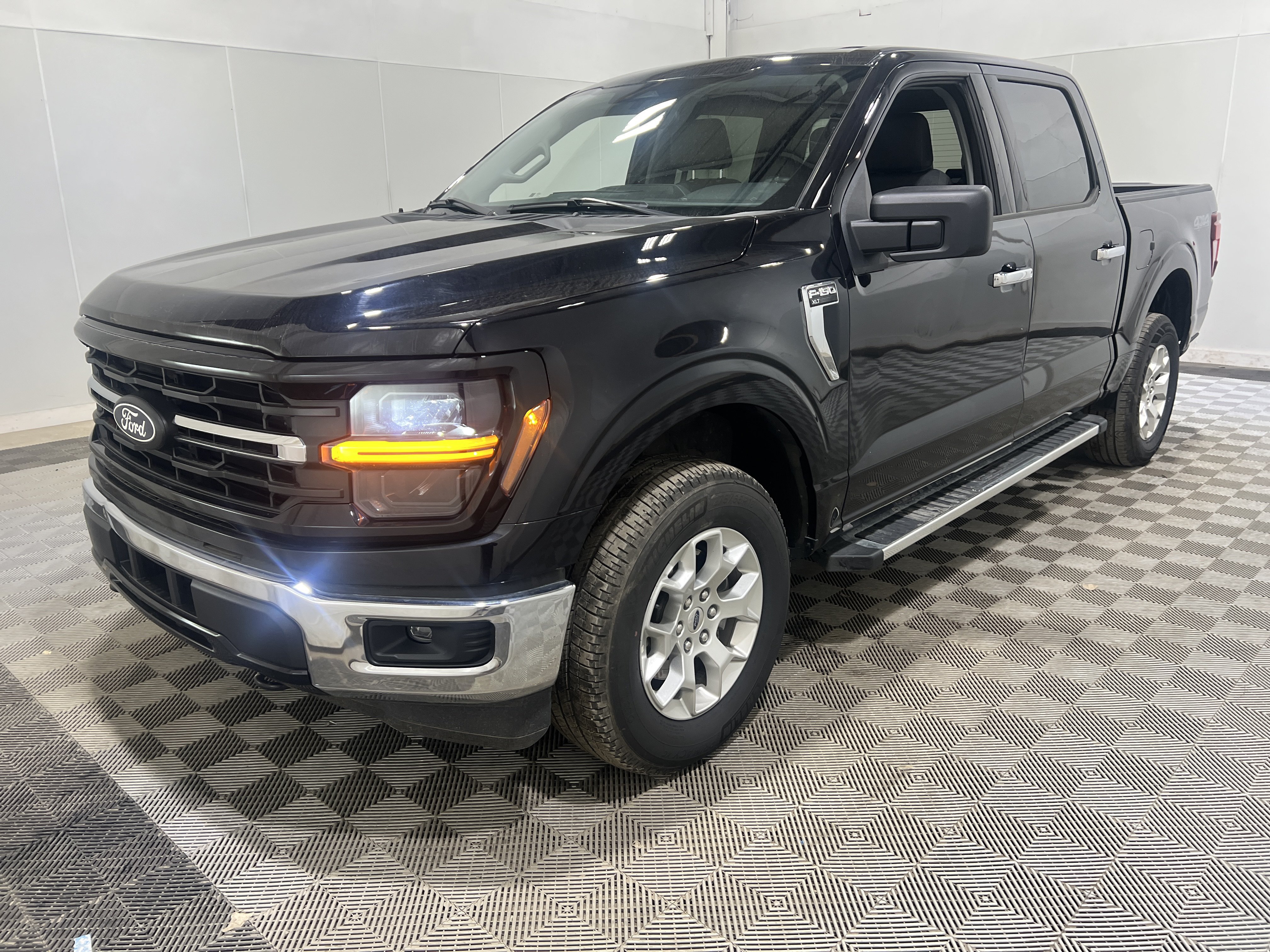 Used 2025 Ford F150 XLT w/ Equipment Group 301A Standard AWD/4WD image 1