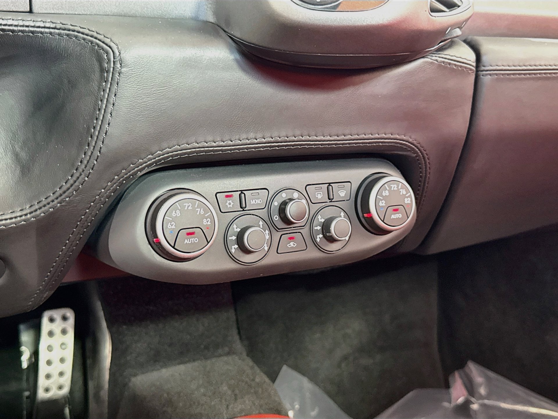 Certified 2014 Ferrari 458 Italia Coupe RWD image 12