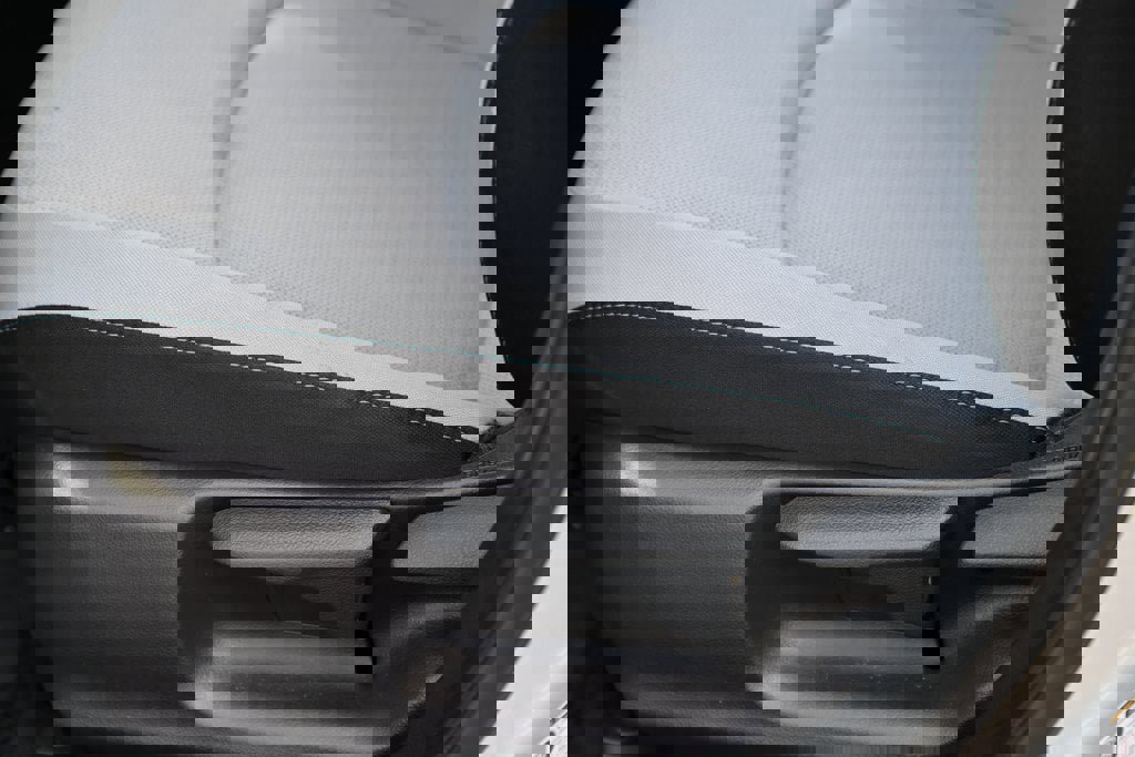 Certified 2022 Toyota Prius LE image 14