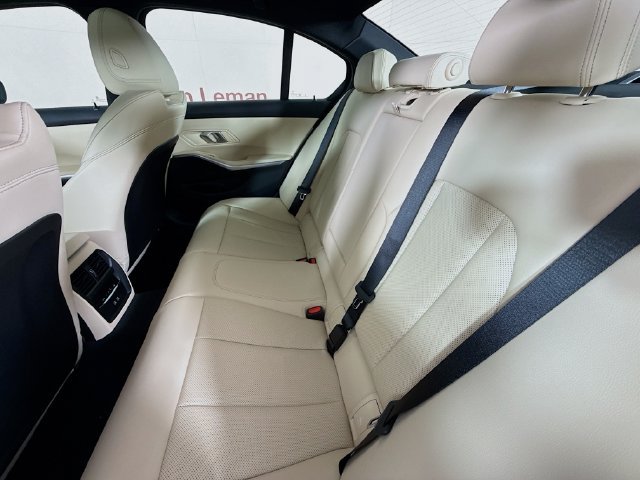 Used 2026 BMW 330i xDrive Sedan w/ Premium Package AWD/4WD image 25