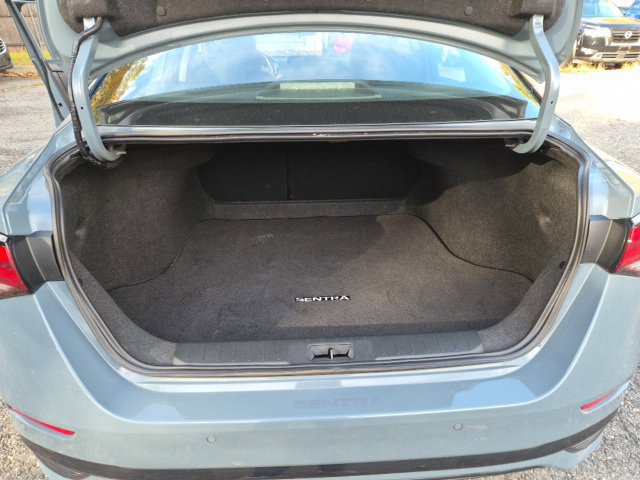 Used 2025 Nissan Sentra SR w/ SR Premium Package FWD image 23