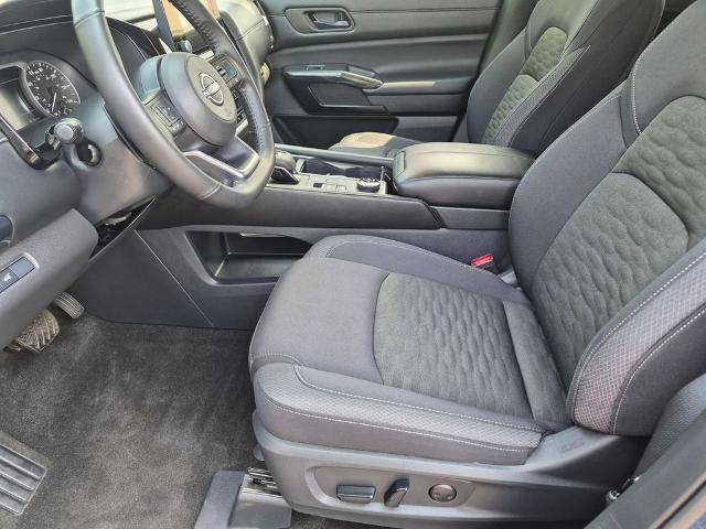 Certified 2025 Nissan Pathfinder SV AWD/4WD image 13