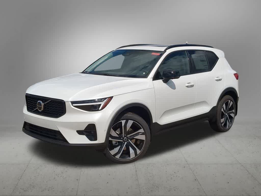 New 2026 Volvo XC40 B5 Plus w/ Climate Package AWD/4WD image 1