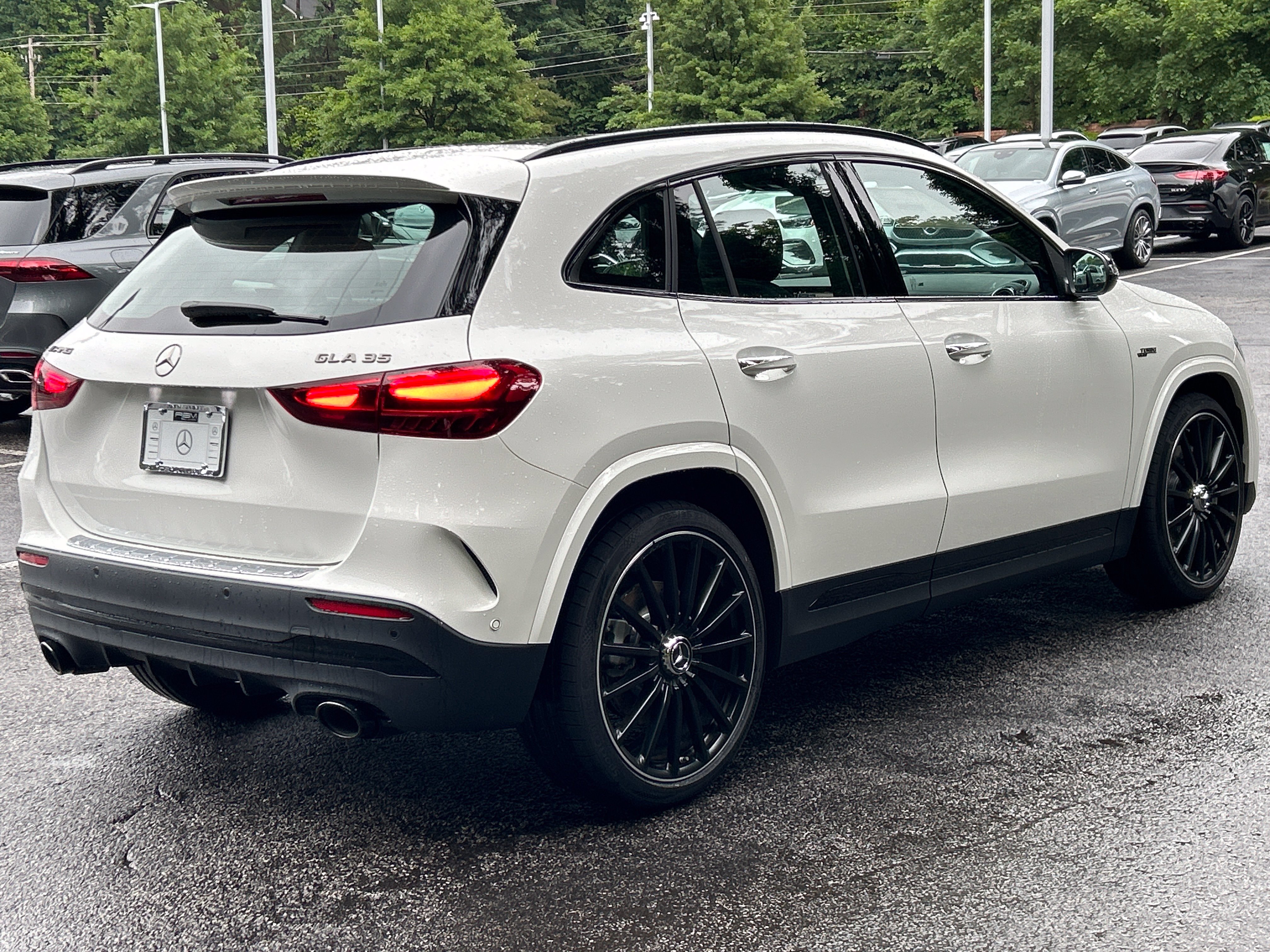 New 2026 Mercedes-Benz GLA 35 AMG 4MATIC image 6