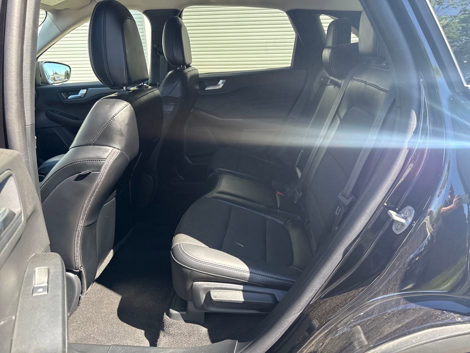 Used 2025 Ford Escape SE image 25