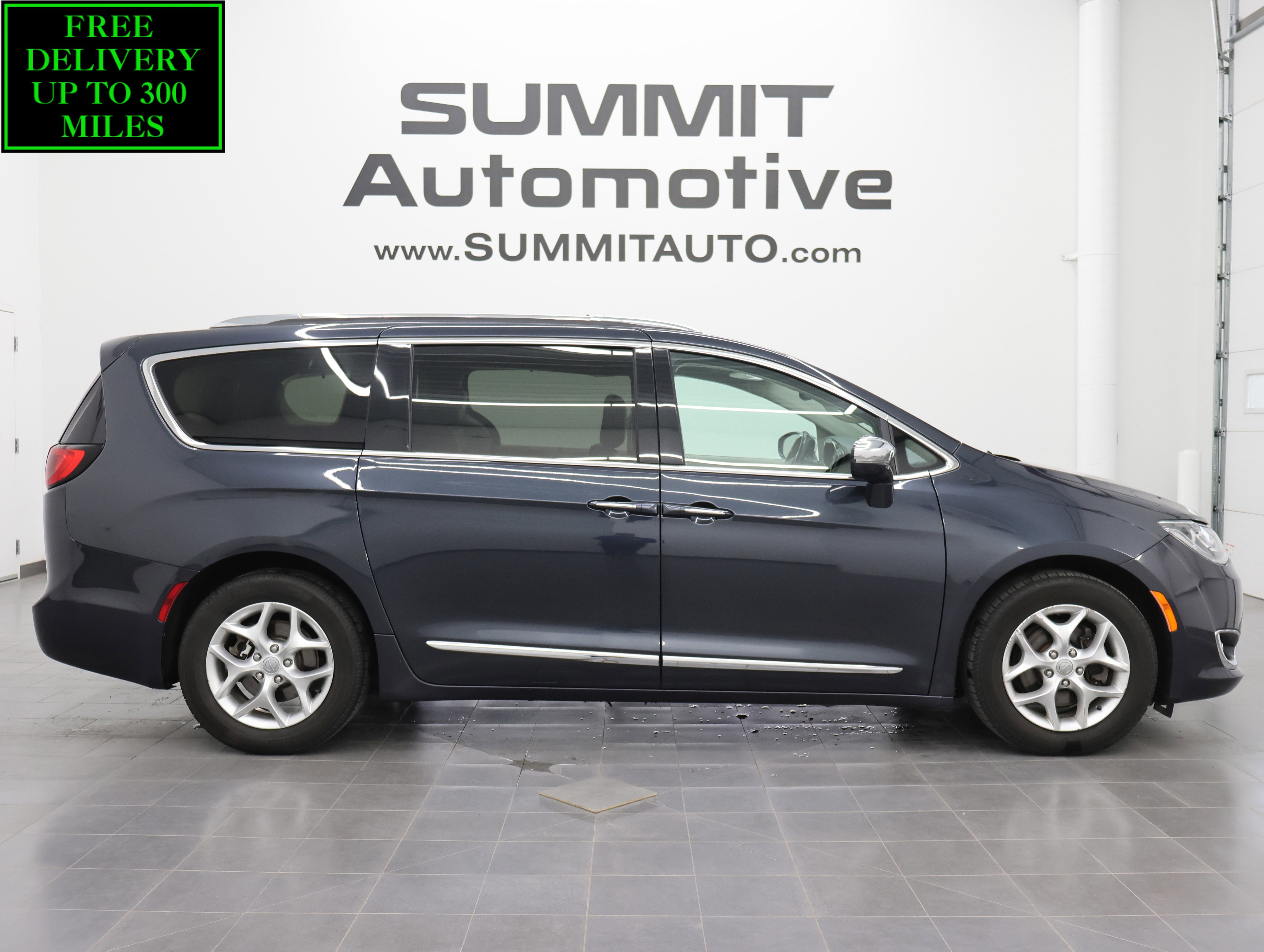 Used 2020 Chrysler Pacifica Limited FWD image 1