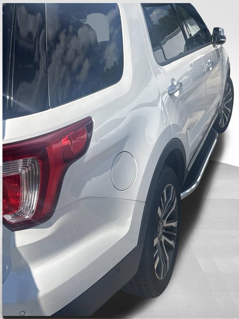 Used 2017 Ford Explorer Platinum AWD/4WD image 11