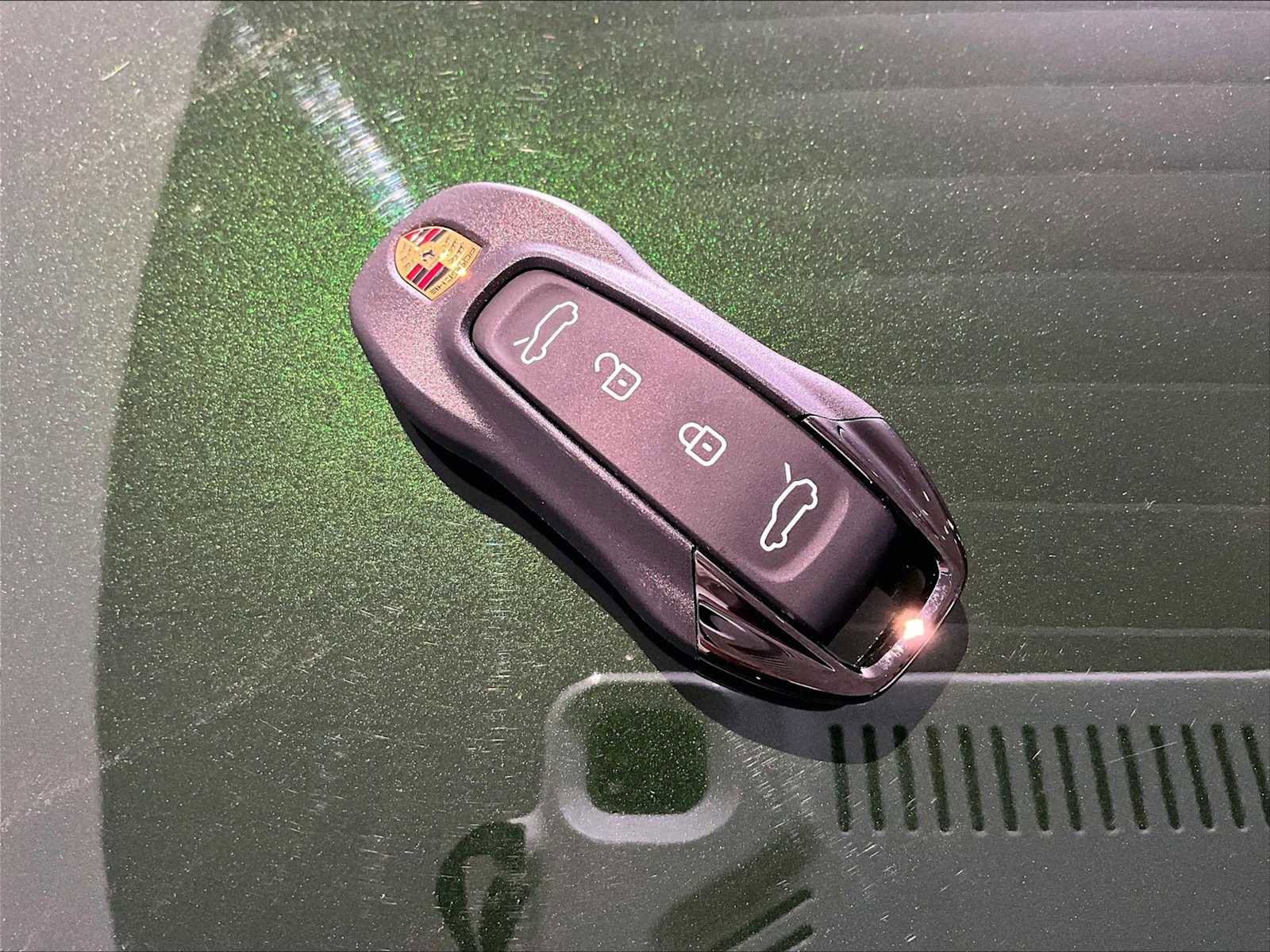 Used 2025 Porsche Macan 4S Electric image 35