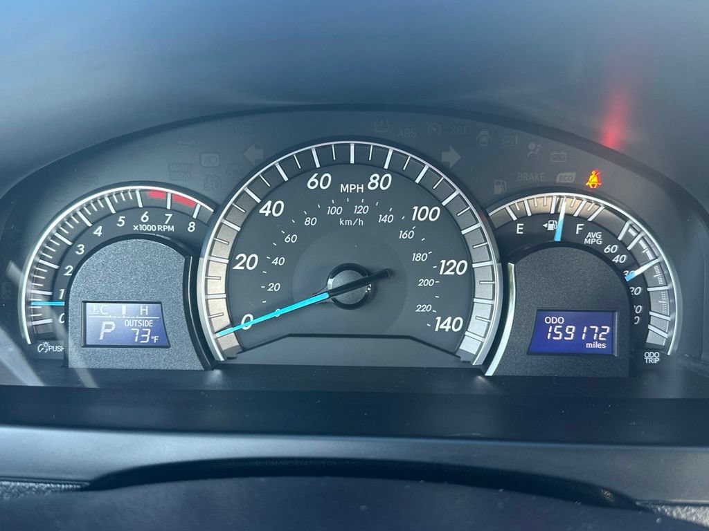 Used 2014 Toyota Camry SE w/ Moonroof Package FWD image 25