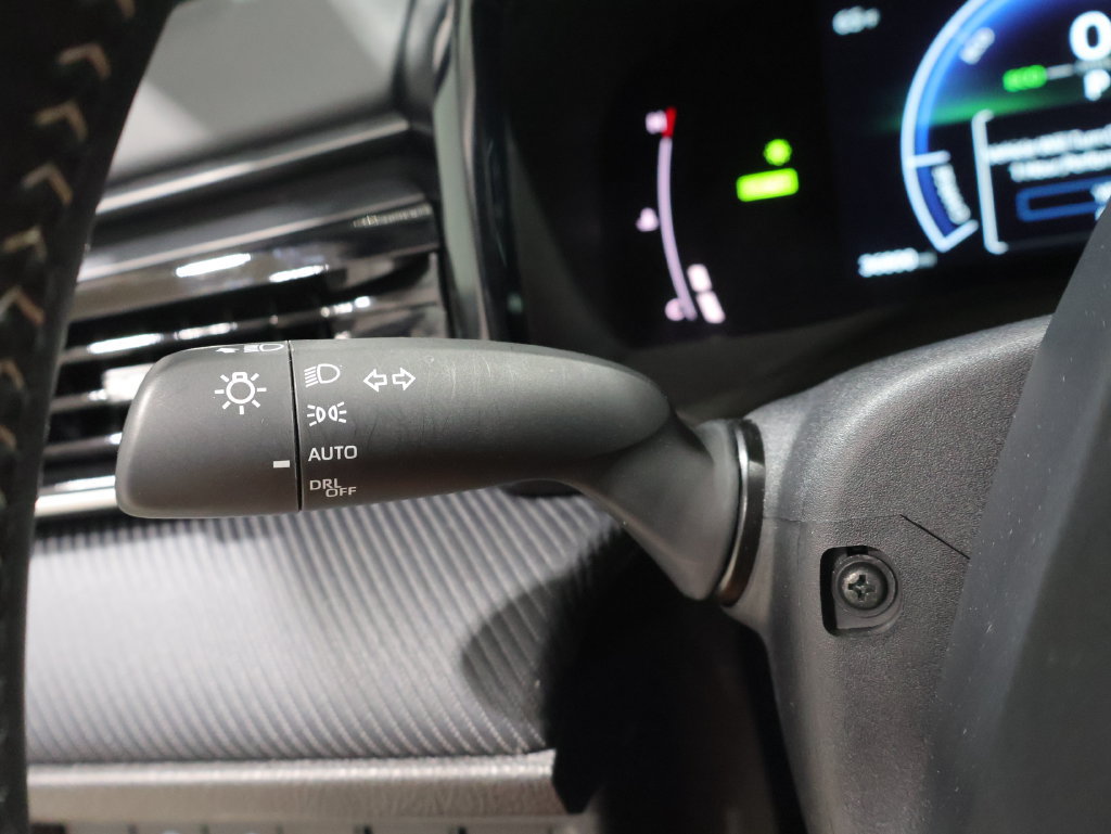 Used 2025 Toyota Camry SE FWD image 35