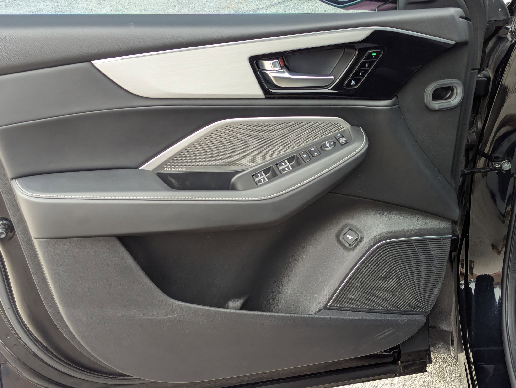 Certified 2023 Acura MDX w/Technology Package image 16