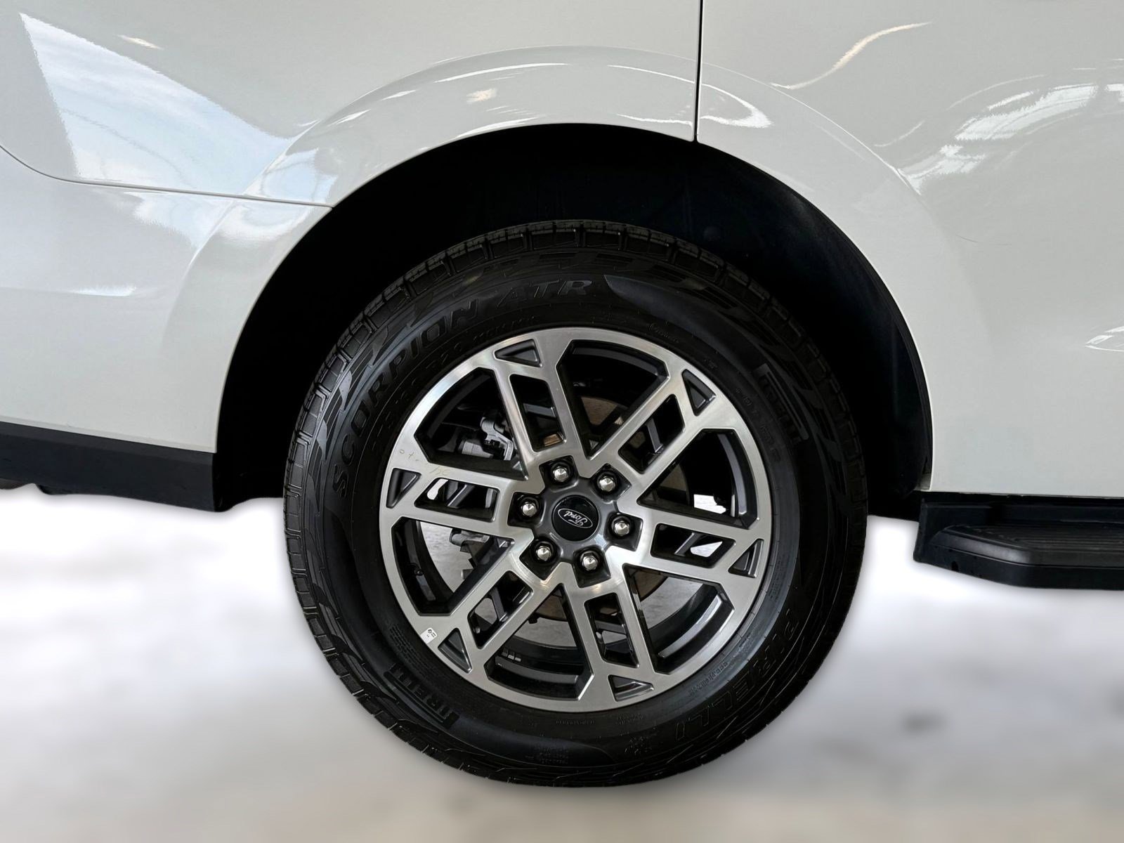 Used 2025 Ford Expedition Active AWD/4WD image 12