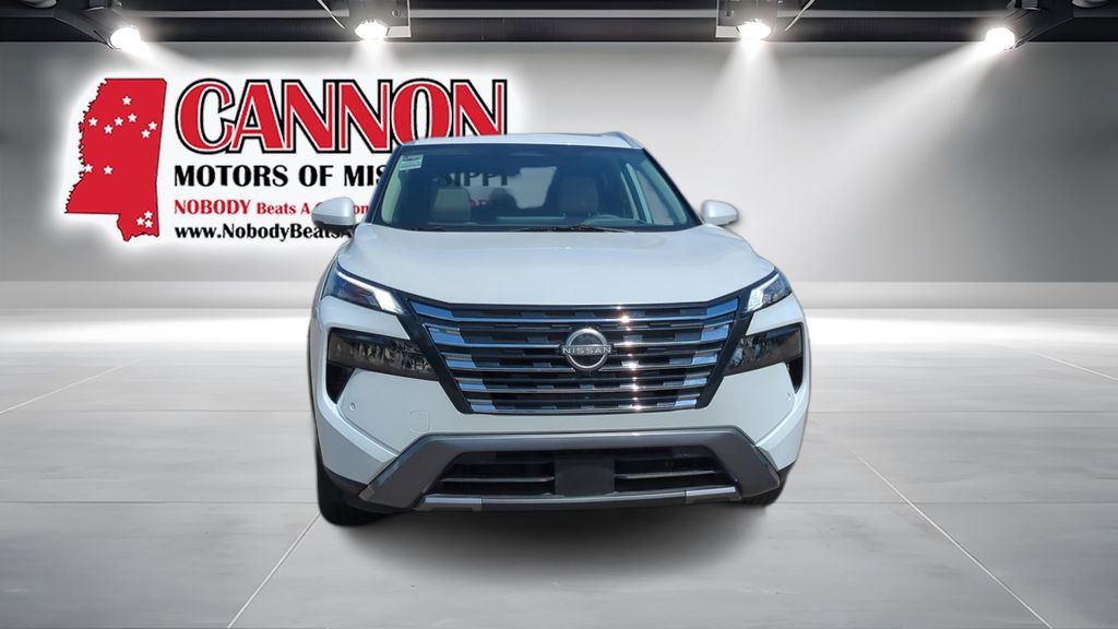 Used 2025 Nissan Rogue SL w/ Tech Package image 2