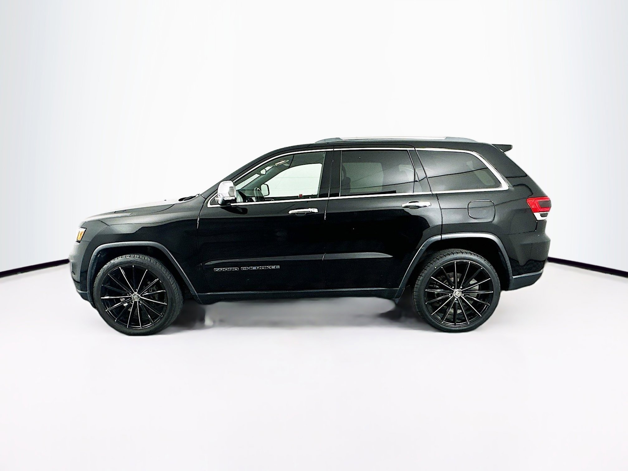 Used 2019 Jeep Grand Cherokee Limited w/ Luxury Group II RWD image 4