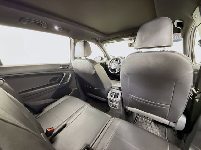 Used 2020 Volkswagen Tiguan SE R-Line FWD image 29
