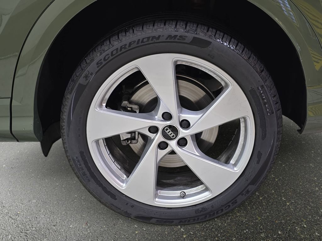 Used 2025 Audi Q5 Premium Plus w/ Premium Plus image 35