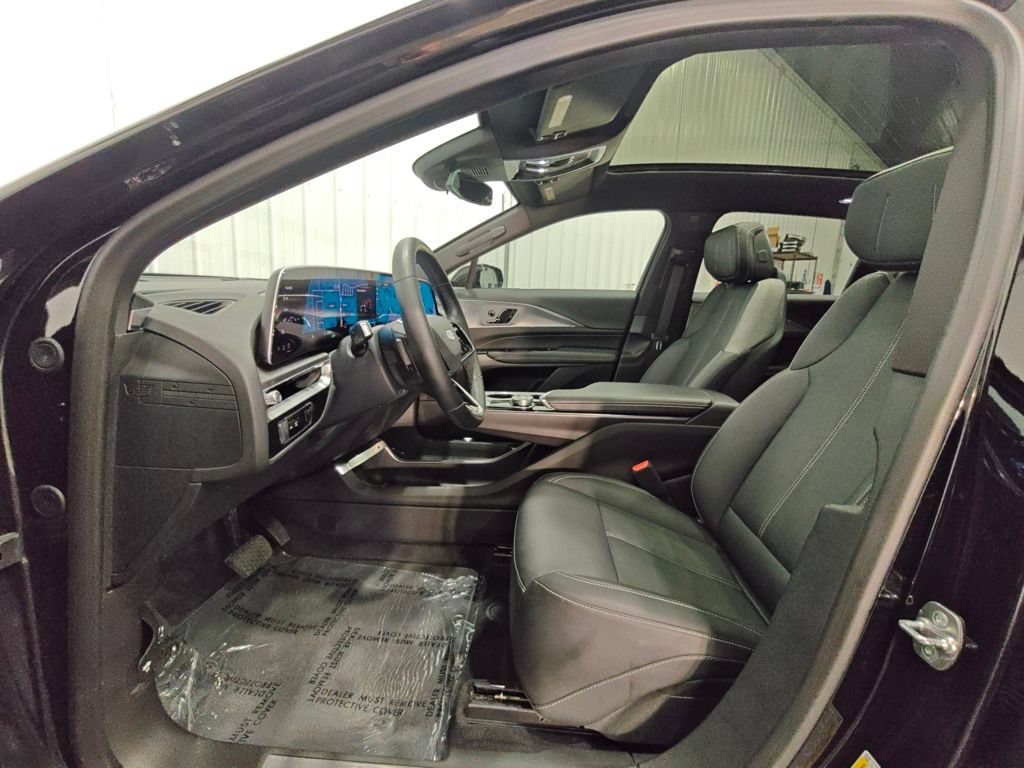 Used 2024 Cadillac Lyriq Tech RWD image 26