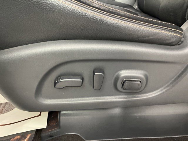 Used 2018 Nissan Titan SL w/ Midnight Edition RWD image 28