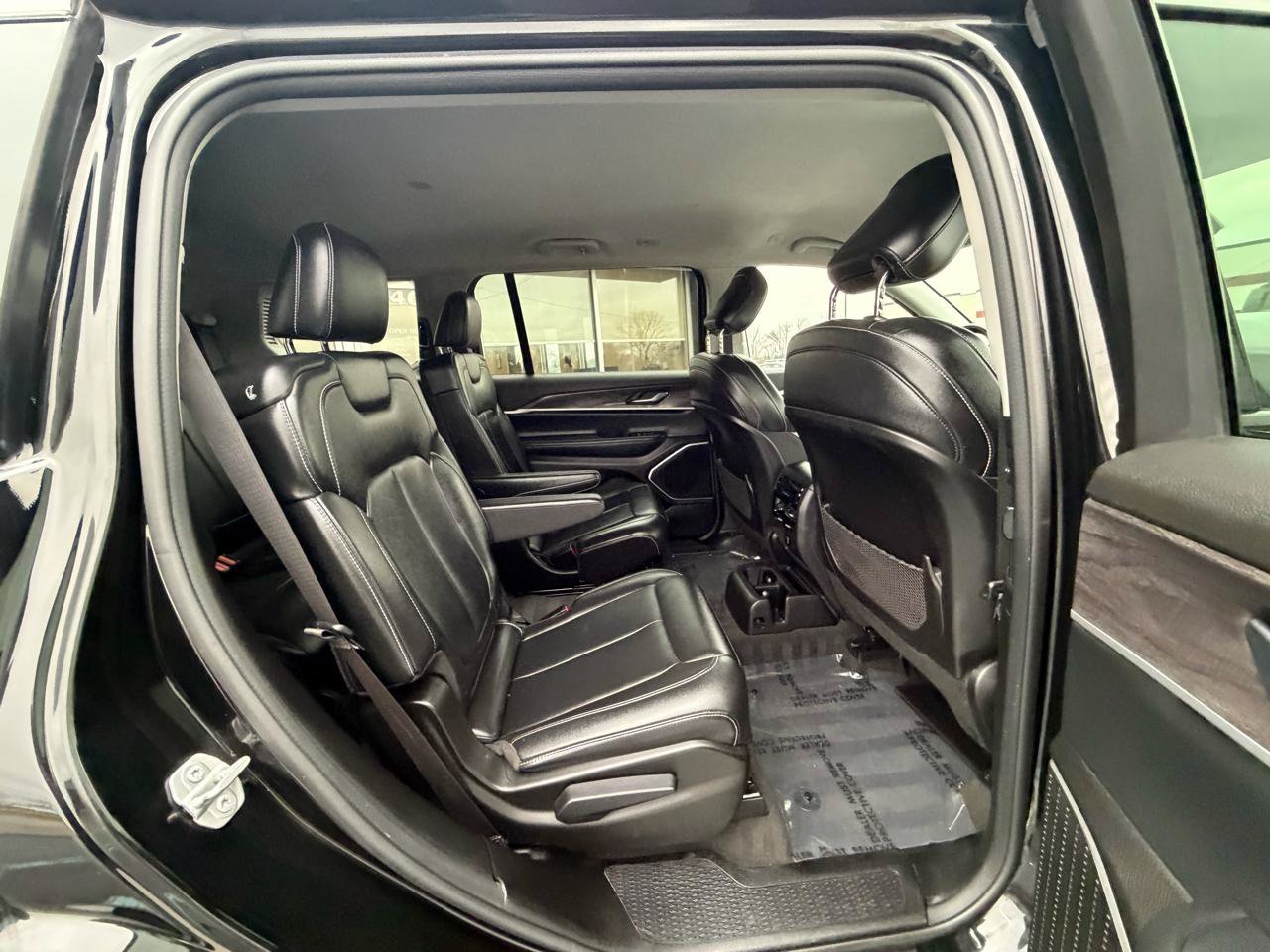 Used 2022 Jeep Grand Cherokee L Limited AWD/4WD image 27