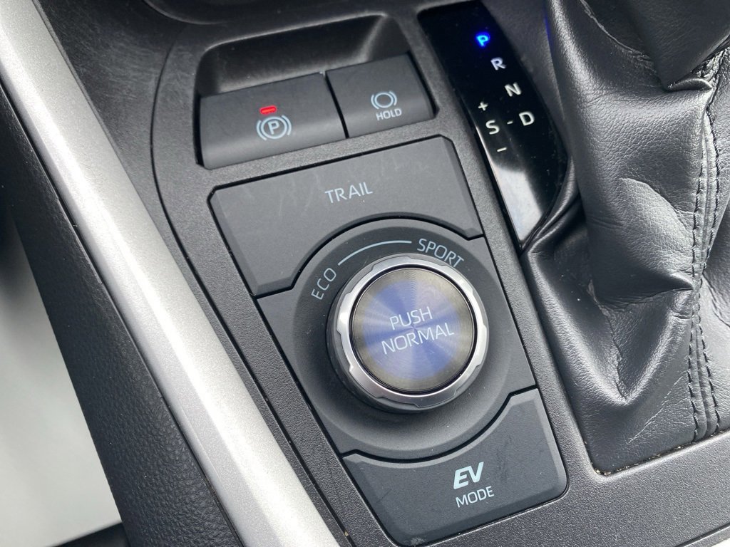 Used 2024 Toyota RAV4 XSE w/ Weather Package image 33