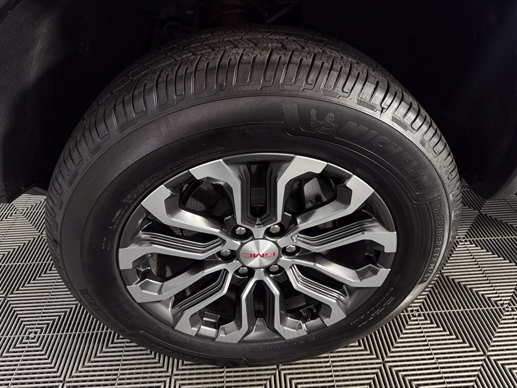 Used 2024 GMC Canyon Denali AWD/4WD image 11