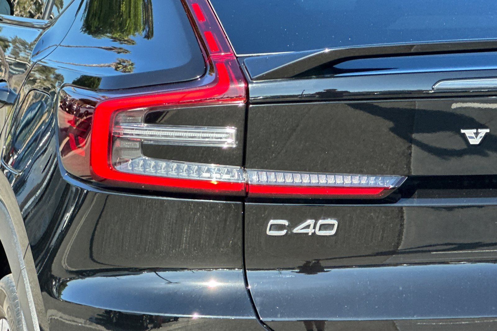 Certified 2023 Volvo C40 P8 Recharge Plus w/ Protection Package Premier AWD/4WD image 32
