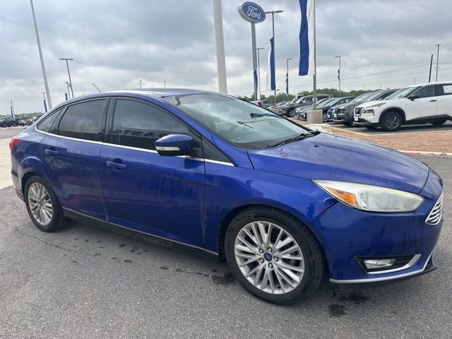 Used 2015 Ford Focus Titanium FWD image 2