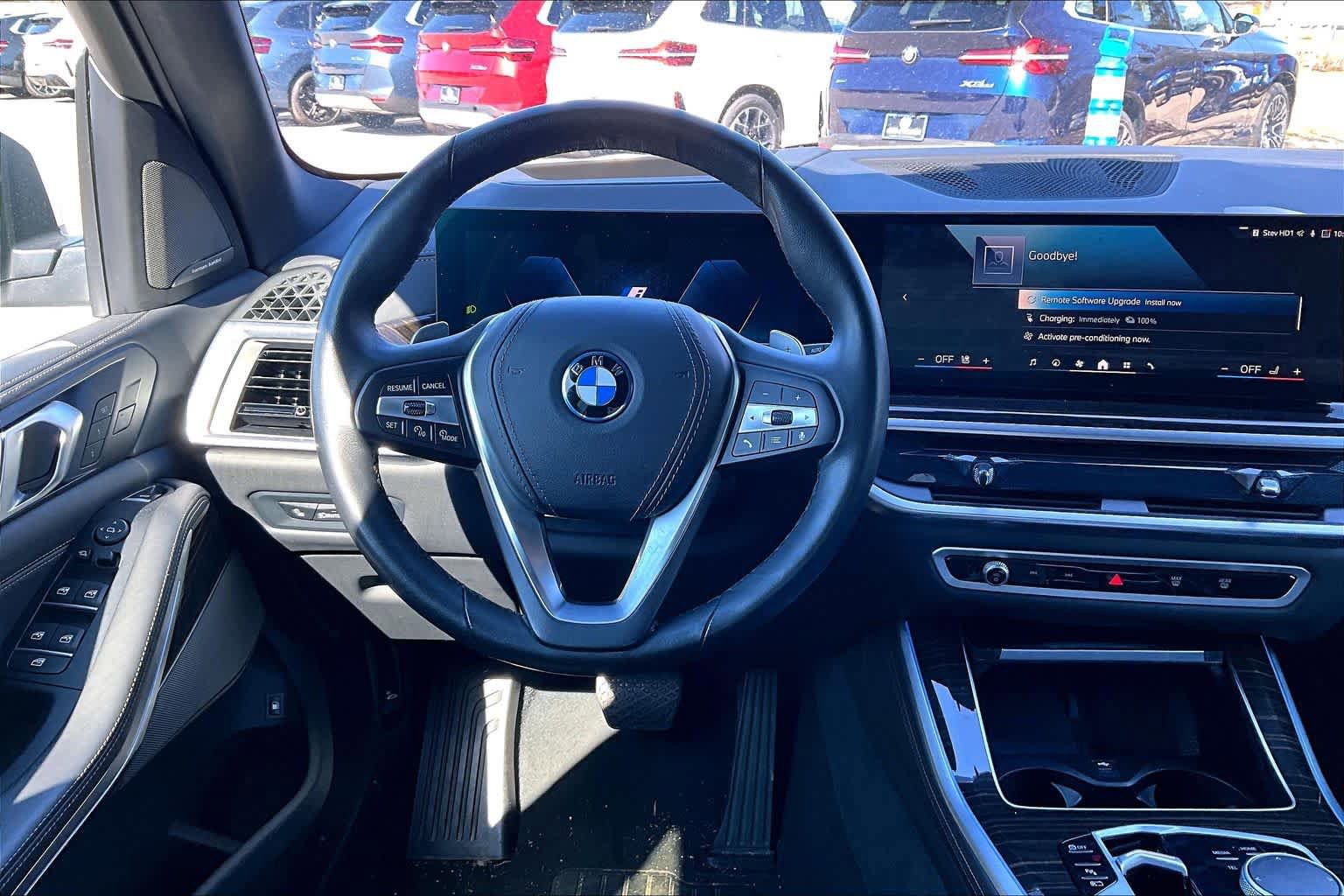 Used 2025 BMW X5 xDrive50e image 5