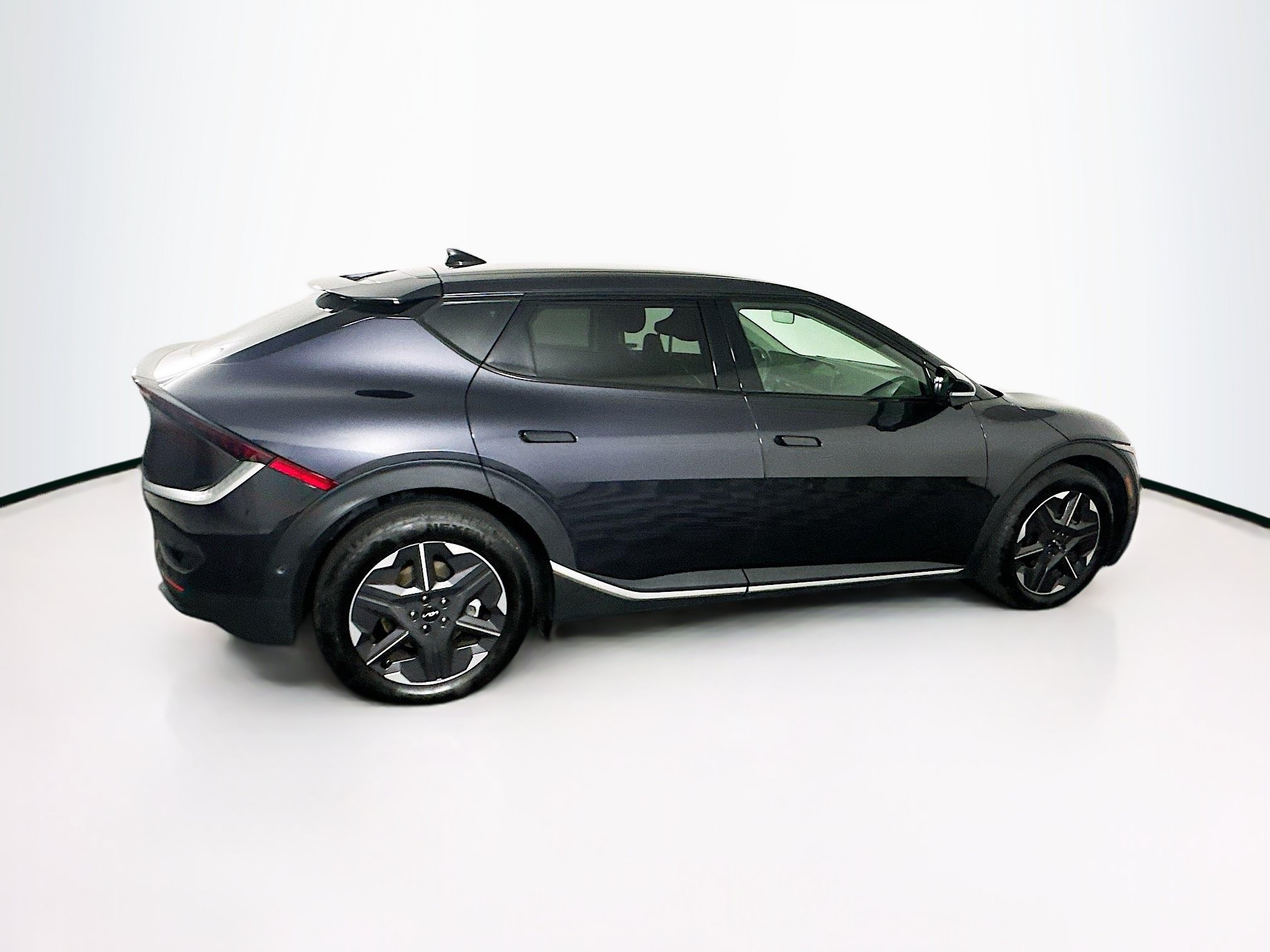 Used 2025 Kia EV6 Light w/ Light LR Technology Package RWD image 10