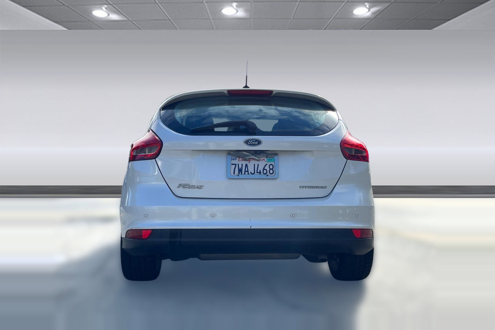 Used 2016 Ford Focus Titanium image 5