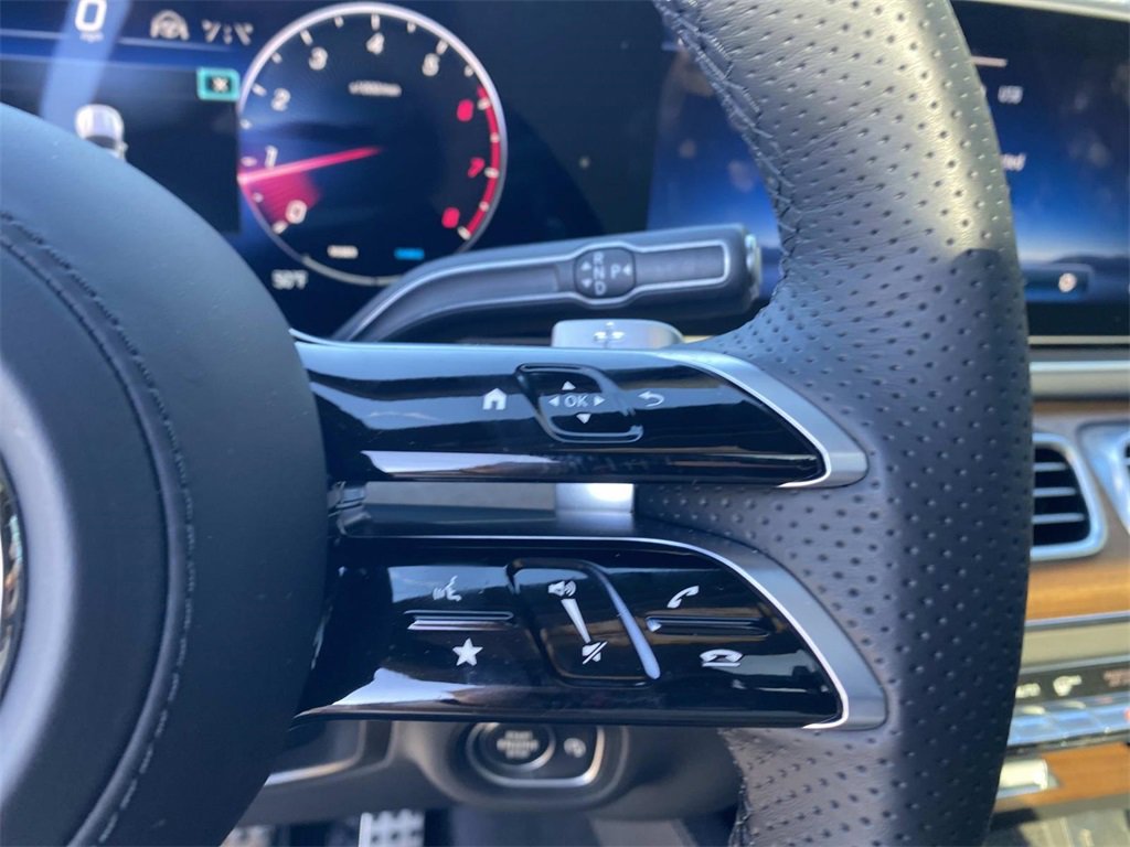 Used 2025 Mercedes-Benz GLS 450 4MATIC image 19