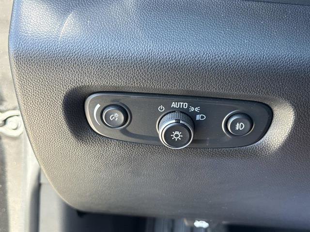 Used 2021 Chevrolet Traverse Premier FWD image 27